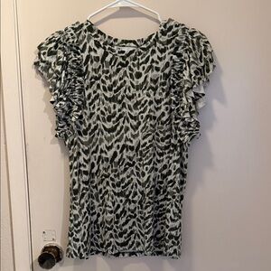 DR2 Black and White Animal Print Ruffle Sleeve Blouse